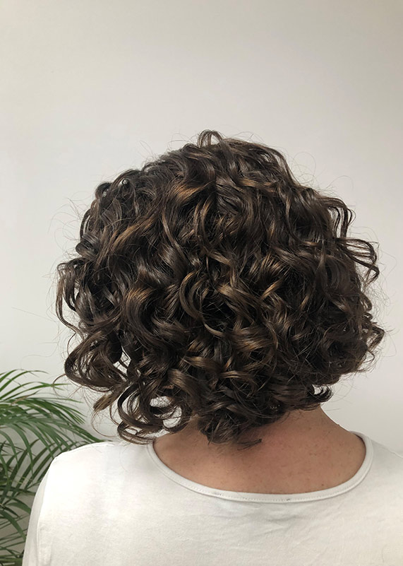 curly hair stylist