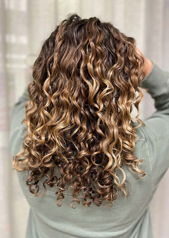 curly hair stylist